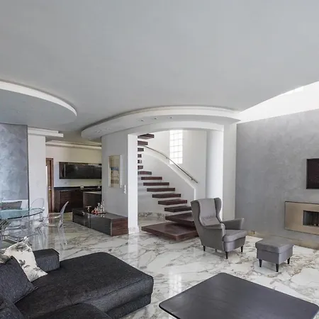 Sapphire Luxury Vilă *