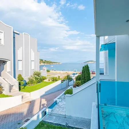 Sapphire Luxury Vilă