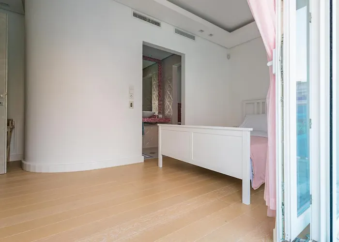 Sapphire Luxury * Nea Iraklitsa